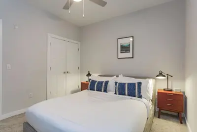 Image de CozySuites Music Row Spacious 1br -free parking 60