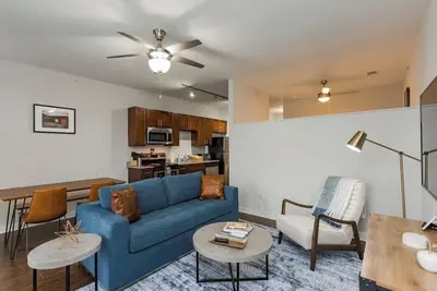 Image de CozySuites MusicRow Astonishing Studio free parking 53