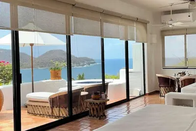 Image de Ocean Views and a Garden to Fall in Love With Casa de Sueños