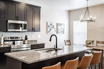 Image de Sleeps 12 people.