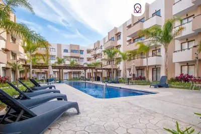 Family-Friendly retreat: Spacious Condo near Beach