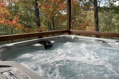 Image de Secluded Two Bedroom Cabin w/ Hot Tub Dog Friendly