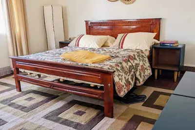 Image de Sunny, Spacious, and lovely central home.