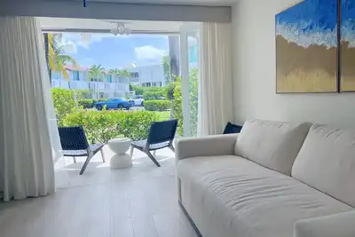 Beachfront Villa Serenity - your luxury beach escape!
