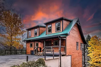 Image de Magical Pool Cabin • 4br • Hot Tub • Game Room Fun