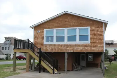 Image de Remodeled Cottage 1 block from beach!