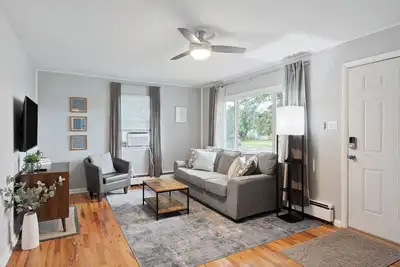 Image de Cozy Carriage Haus Close To Everything - Unit A