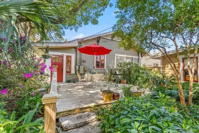 Image de ★Award Wining★ 1923 Arts & Craft Cottage