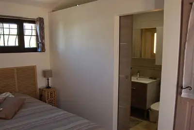 Image de Maisonnette dans grand jardin à 5mn a pieds de la plage Le Piéguière