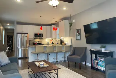 Centrally located close to downtown and Clifton hospitals area.