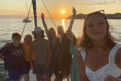 Image de Sailing drinks and peace