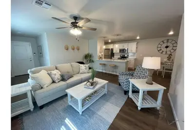 Image de 3 bedroom duplex close to Tinker