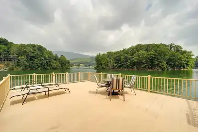 Image de Lakefront Butler Retreat w/ Hot Tub & Dock!