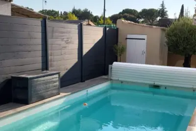 Image de Maison récente avec piscine au pied du Luberon