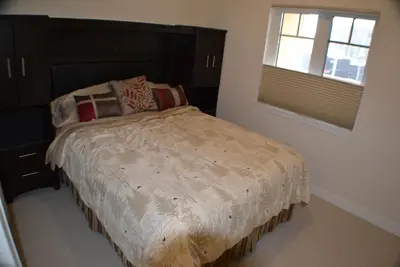 Image de The One with the Red Wall