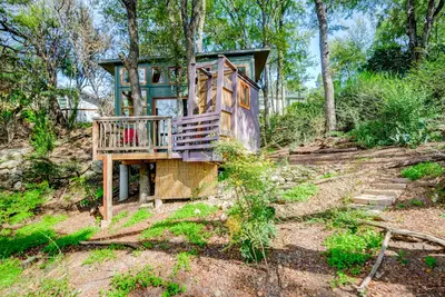 Image de Nature meets charm at peaceful east side 3 bdrm