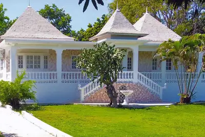 Gated villa 10 min from airport, near Sandals & Riu