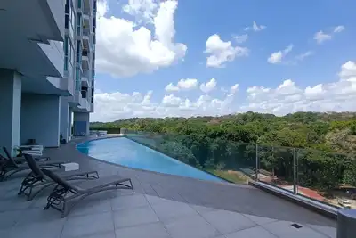 Offer Luxury modern apartment centrally located with all the comforts of a hotel