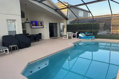 Image de Luxury Golf Villa with Private Pool & Stunning Sunny Southern exposure all day!