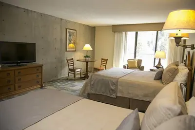 Image de Snowbird Slopeside Iron Blosam condo with mountain views!