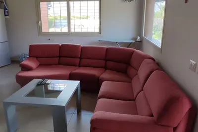Image de Villa, with 6x12 pool, within walking distance of the beach.