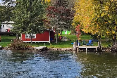 Image de Water Front 2 Bedroom Cottage 9