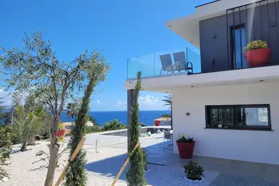 Image de Très belle villa dans le golfe de Saint-Tropez, superbe vue mer, clim, piscine