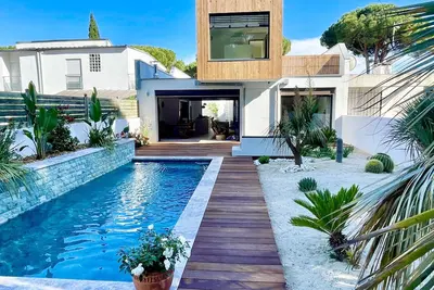 Splendide villa contemporaine et exotique