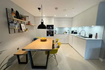 Image de Beautiful modern 2 beds apartment with terrace.