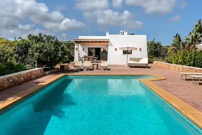 Image de Villa climatisée avec piscine, jardin, terrasse et Wi-Fi ; Parking disponible