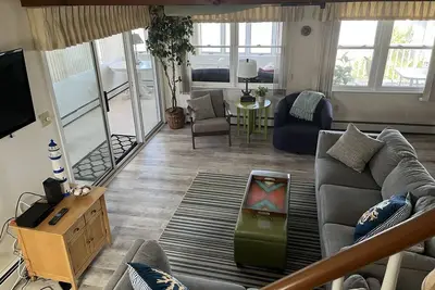 Image de College Rental … 9 mth Listing 6 minutes from Roger Williams University