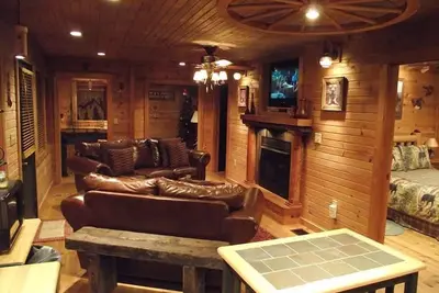 Image de Lakeview Cabin at Camp Because I Said I Would