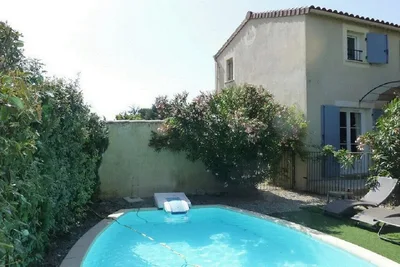 Image de Charmante petite bastide provençale avec jardin et piscine privée