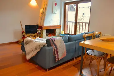 Image de Mountain apartment with fireplace