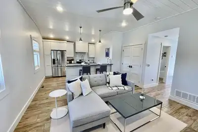 Image de Beautiful Serene Carriage House Apartment