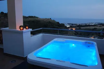 Image de Penthouse Marbellux Sunset with jacuzzi and fantastic seaviev
