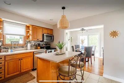 Image de Cozy Beach House – Minutes from Best Sunsets and Wineries! Baby & Kid Friendly