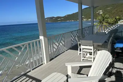Image de Spectacularly situated Beach Front  High Tide@ The Tides  at Little Apple Bay.