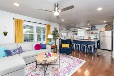 Image de Fresh and fun Belton lake view home