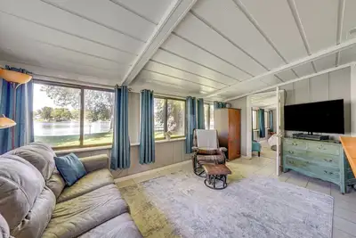 Image de Riverfront Dixon, Illinois, Vacation Rental!