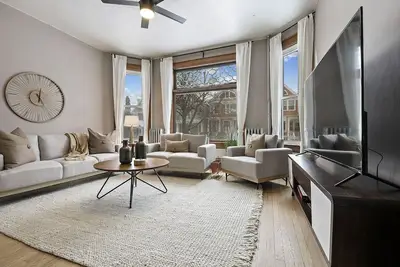 Image de Luxury Historic Home - Stellar Location