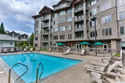 Image de 2 Bed Ski-In/Out Condo