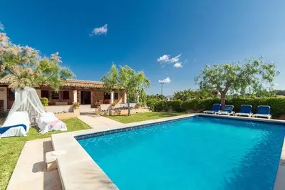Image de Stone-Built County House, A/C, Private Pool, Large Garden, Idyllic Setting - 10mins from Pollenca!