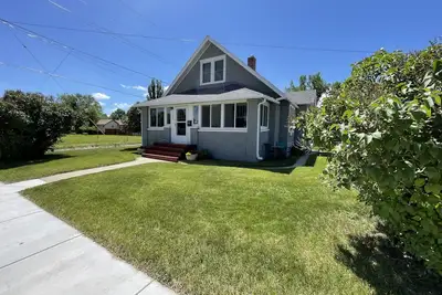 Image de Cozy home minutes from downtown and close to the Big Horn Mountains.