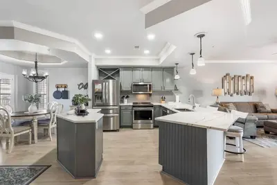 Image de Updated Walk-in Golf View • Sunroom • Show & Golf Deals!