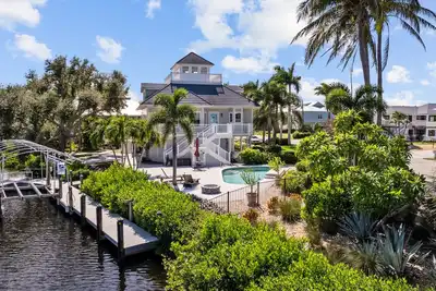 Image de Boater's Dream Nestled On a Wide Gulf Access Canal - Bokeelia Breeze