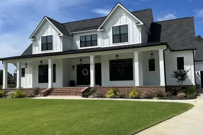 Image de Masters Rental on Golf Course