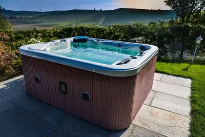 Image de South View Country House - Sleeps 12 - Hot Tub - Amazing Views