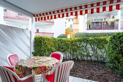 Image de Appartement Rdc avec terrasse, piscine et parking à 1km de la plage