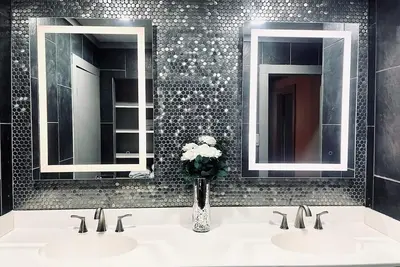 Image de Beautiful River Home